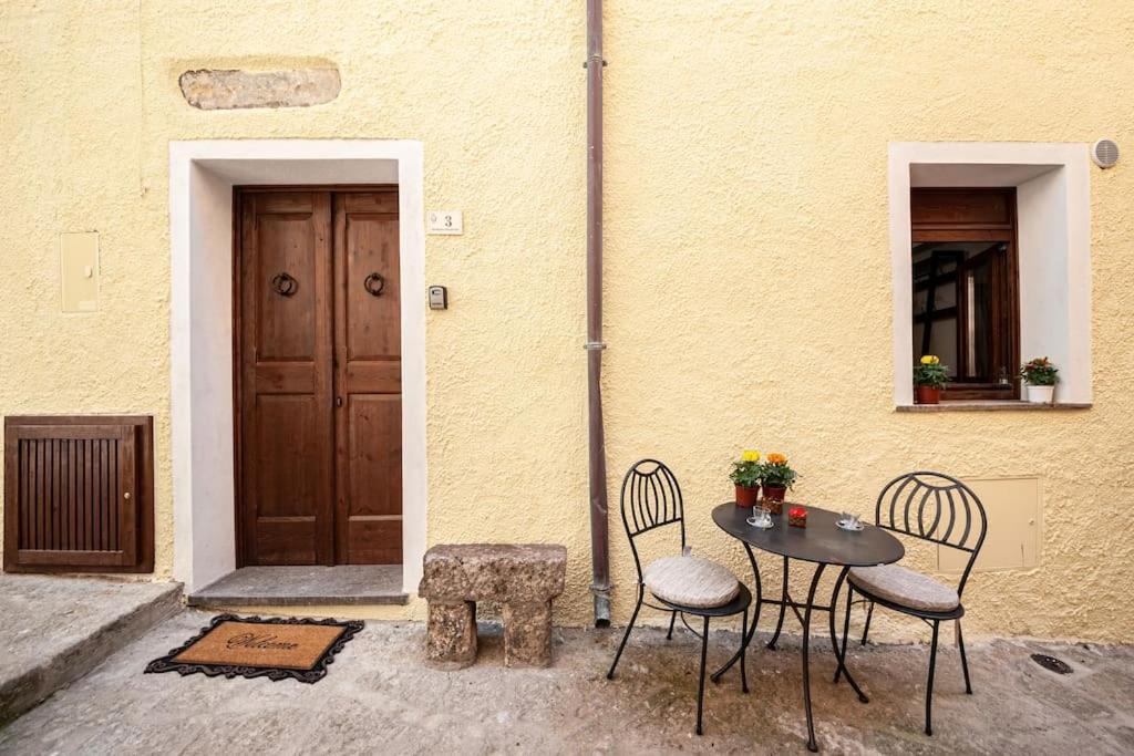 Romantic Loft With Jacuzzi In The Castle Castelsardo Exterior foto