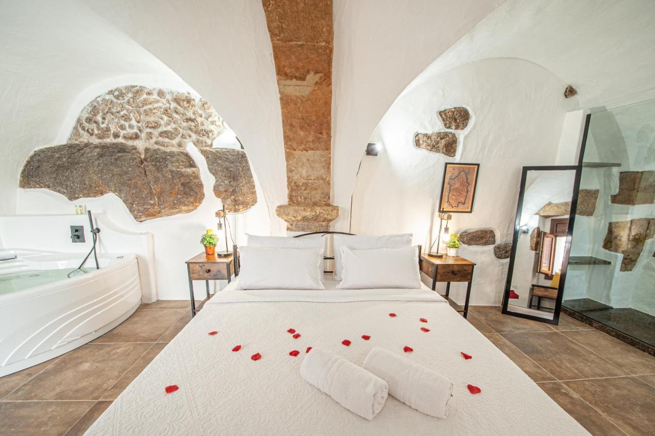 Romantic Loft With Jacuzzi In The Castle Castelsardo Exterior foto