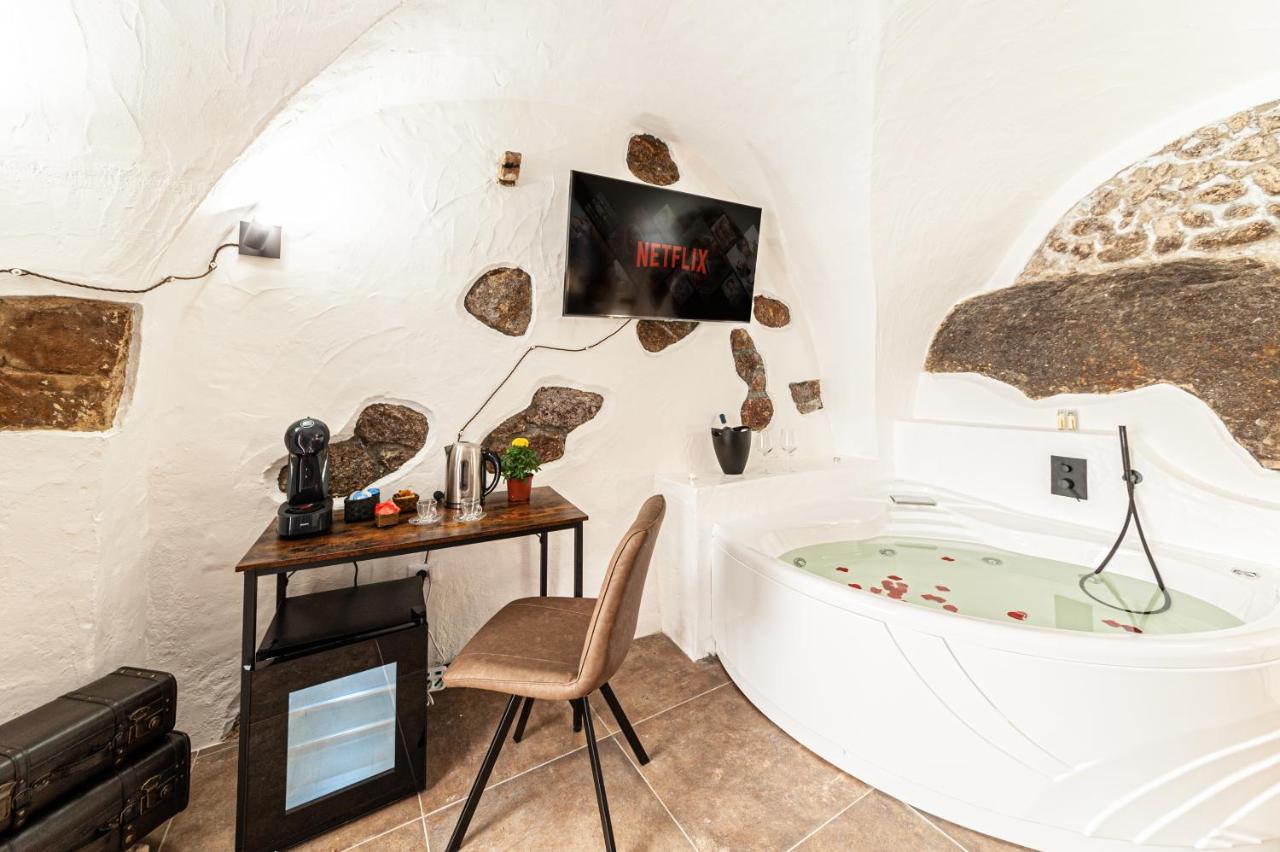 Romantic Loft With Jacuzzi In The Castle Castelsardo Exterior foto